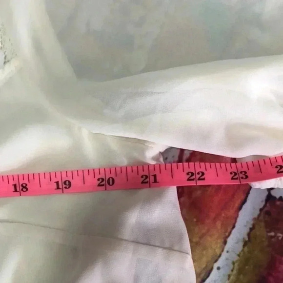 Maurices plus size 1 =16/18 cream‎ top/blouse with white lace accent - Picture 7 of 8